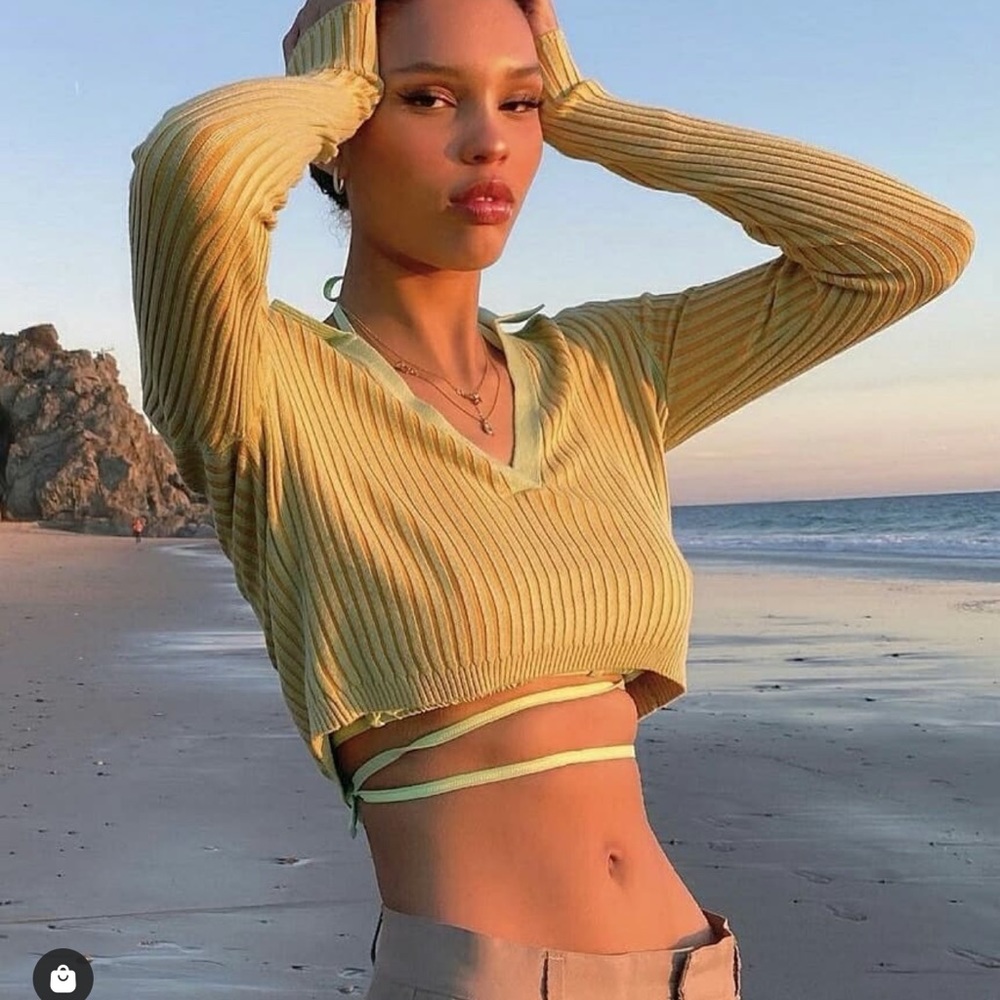 437 Croptop Sweater